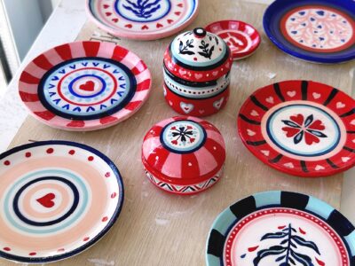 TALLER DE ACUARELA EN OBJETOS DECORATIVOS