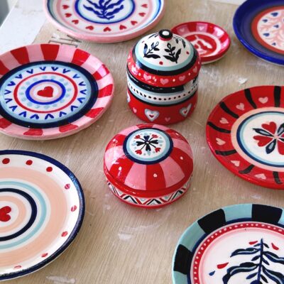 TALLER DE ACUARELA EN OBJETOS DECORATIVOS